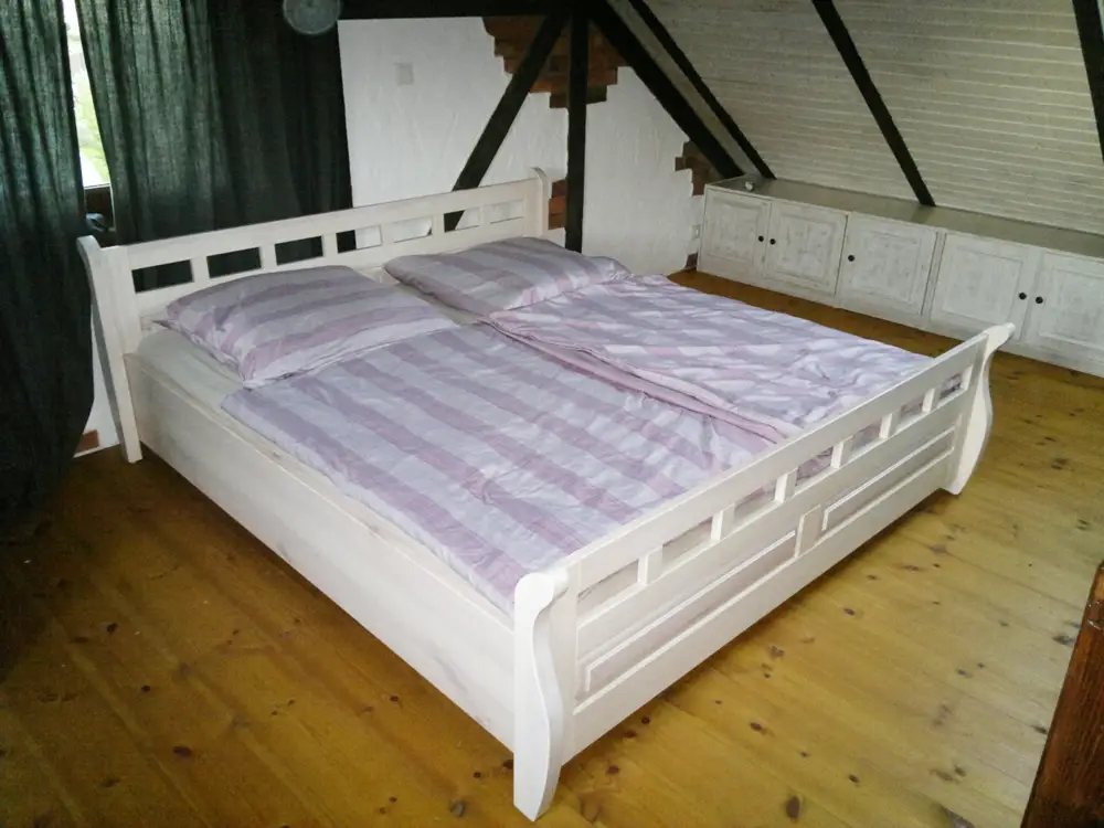 Massives Bett aus Kiefer bestellen Kopie